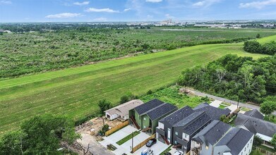 9709 Cargill St in Houston, TX - Foto de edificio - Building Photo