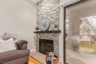 2840 Blue Bonnet Dr in Henderson, NV - Building Photo - Building Photo