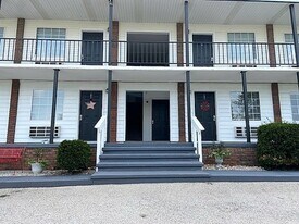 10000 Historic Hwy 165 in Hollister, MO - Building Photo