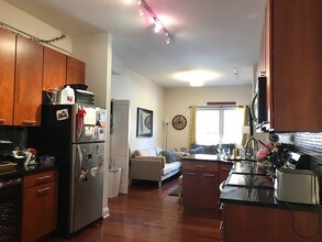 807 W Lill Ave-Unit -807-104 in Chicago, IL - Building Photo - Building Photo