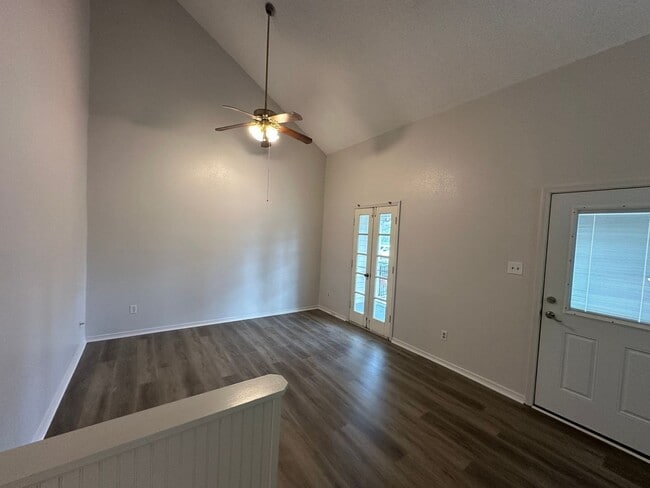 100 Teal Ln in Lafayette, LA - Foto de edificio - Building Photo