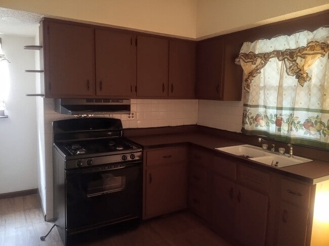 708 N County St, Unit Martinez apartments