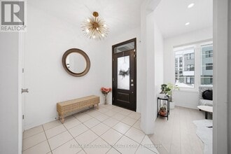 275 Ironside Dr in Oakville, ON - Building Photo - Building Photo