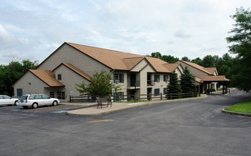 Applewood Manor Apartments in Camillus, NY - Building Photo - Building Photo