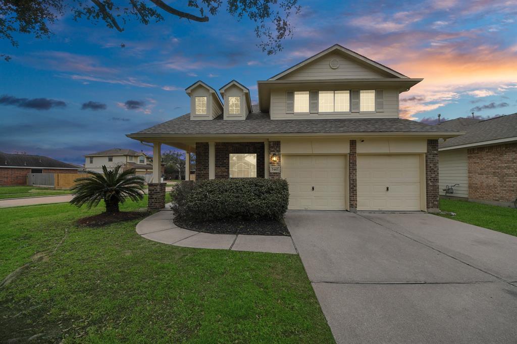 7447 Oakwood Canyon Dr in Cypress, TX - Foto de edificio