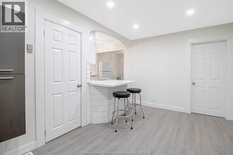 1668 Goyeau St in Windsor, ON - Building Photo - Building Photo