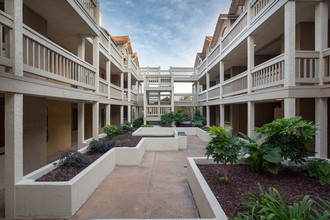 Mission Trails Apartments in San Diego, CA - Building Photo - Building Photo