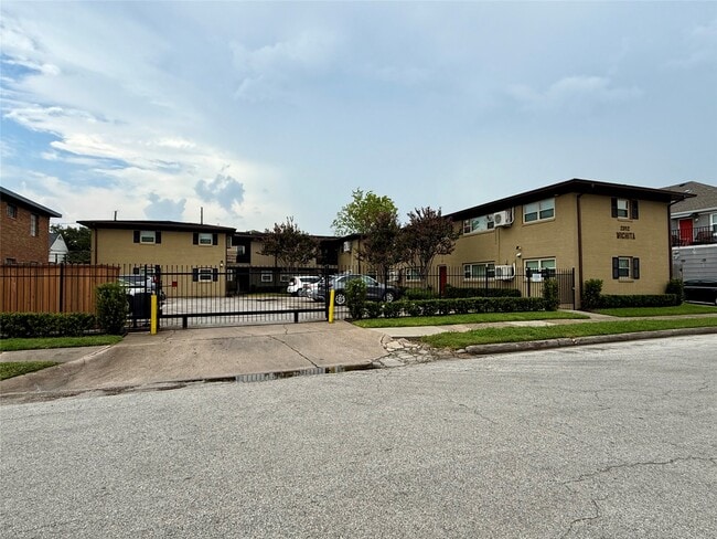 property at 2812 Wichita St