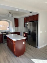 10760 Teton Village Ct in Henderson, NV - Foto de edificio - Building Photo