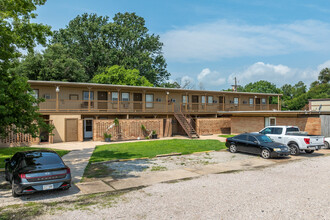 Chelsea Court in Port Arthur, TX - Building Photo - Building Photo