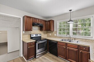 10577 Thrasher Rd in Jonesboro, GA - Building Photo - Building Photo