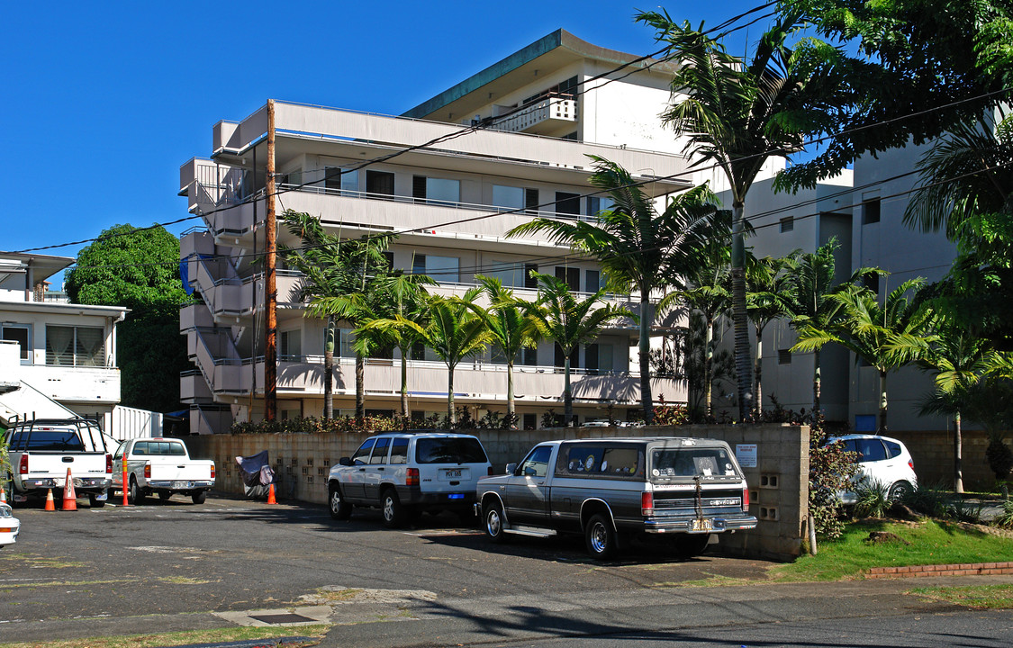 Kewalo Villa in Honolulu, HI - Building Photo