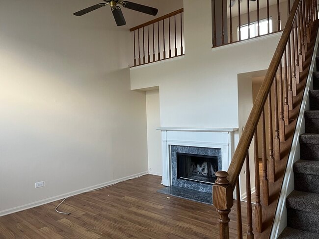 1871 Independence Ct in Gurnee, IL - Building Photo - Building Photo