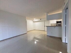 420 S Park Rd in Hollywood, FL - Foto de edificio - Building Photo