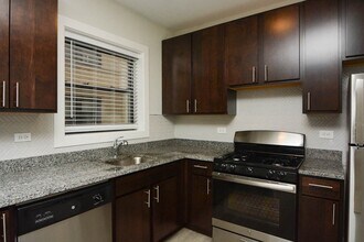 706 W Brompton Ave in Chicago, IL - Building Photo - Building Photo