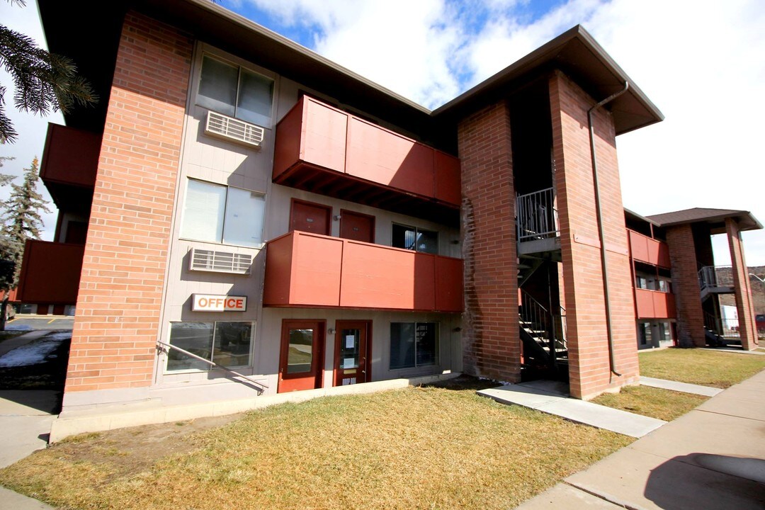 Bear River Apartments in Evanston, WY - Building Photo