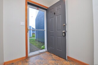 3 Farmington Meadow Dr in Farmington, CT - Building Photo - Building Photo