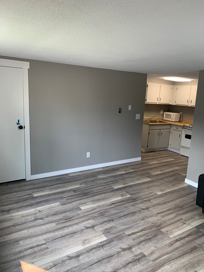 property at 614 W Mitchell St