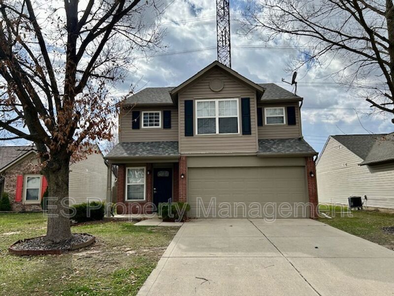 2646 Lullwater Ln in Indianapolis, IN - Building Photo