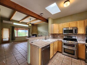 2 Isidro Rd in Santa Fe, NM - Building Photo - Building Photo