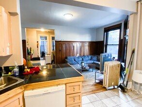 1056 Commonwealth Ave in Boston, MA - Building Photo - Building Photo