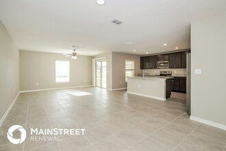 1353 Brenway Dr in Mascotte, FL - Foto de edificio - Building Photo