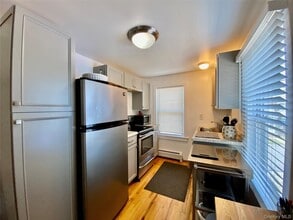 880 Wiggins St in Greenport, NY - Building Photo - Building Photo