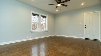 3320 N LeClaire Ave, Unit 2N in Chicago, IL - Building Photo - Building Photo