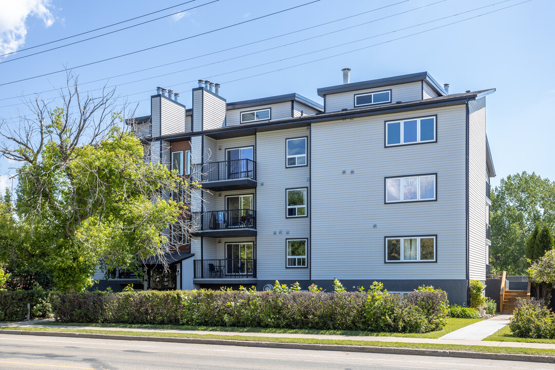Paddington Place in Red Deer, AB - Building Photo