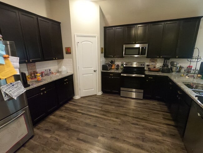 2007 Markley Dr in Bryan, TX - Building Photo - Building Photo