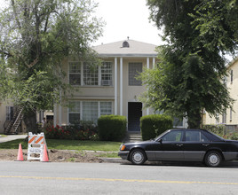 4283 Tujunga Ave in Studio City, CA - Foto de edificio - Building Photo