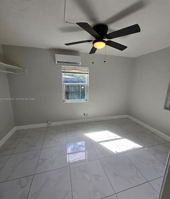 426 NW 14th Ave in Fort Lauderdale, FL - Building Photo - Building Photo