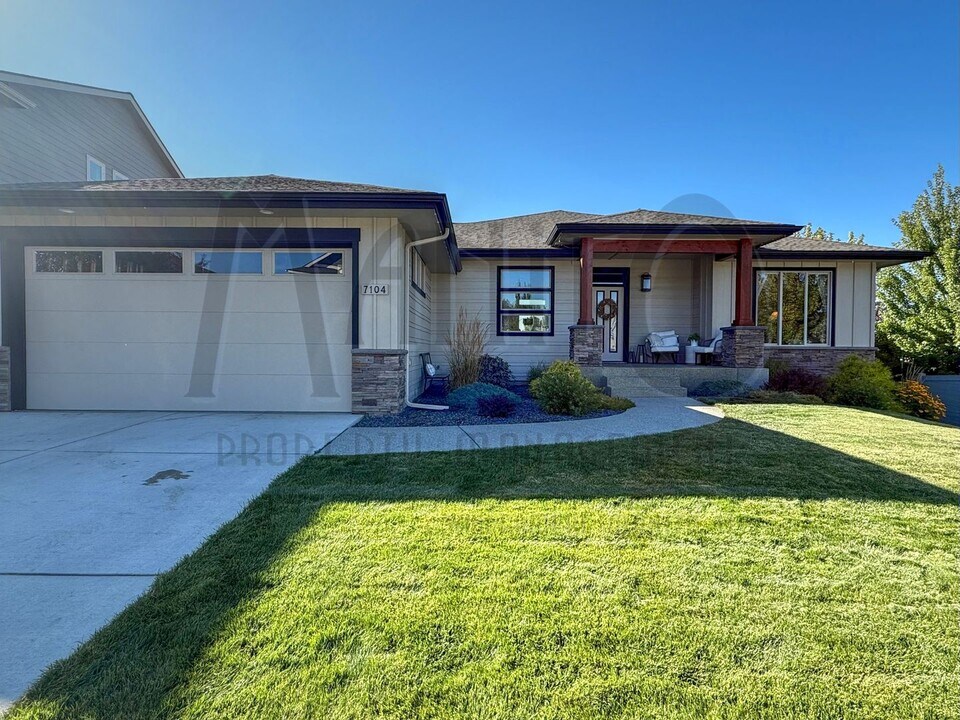 7104 S Pheasant Ridge Dr in Spokane, WA - Building Photo