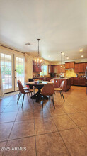 702 W San Carlos Way in Chandler, AZ - Foto de edificio - Building Photo