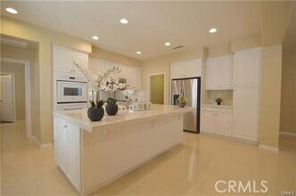 172 Sanctuary in Irvine, CA - Building Photo - Building Photo
