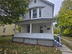 1125 Carlisle Ave in Lima, OH - Building Photo