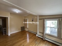 39 Adrian St, Unit 2R in Somerville, MA - Building Photo - Building Photo