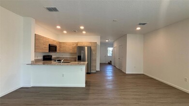 1217 Southstation Pl in Pine Castle, FL - Building Photo - Building Photo