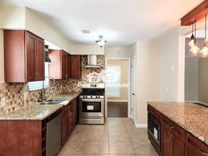8407 Sharpcrest St in Houston, TX - Building Photo - Building Photo