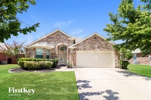 105 Bear Trail in Waxahachie, TX - Building Photo