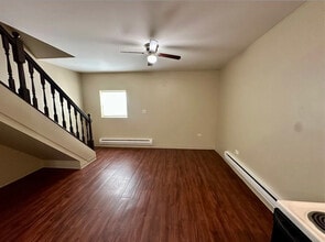 690 W Judson St in Carbon Hill, IL - Building Photo - Building Photo