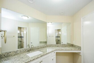 6331 Gladewell Dr in Houston, TX - Building Photo - Building Photo
