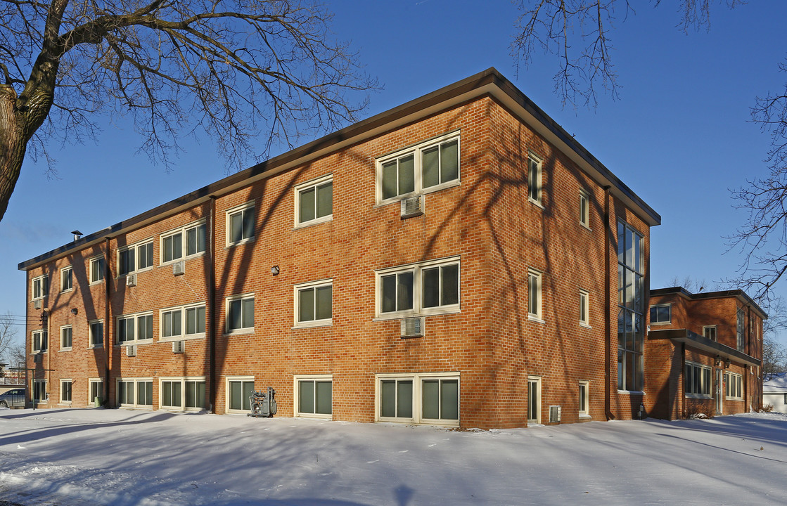 Plaza Apartments in St. Anthony, MN - Building Photo