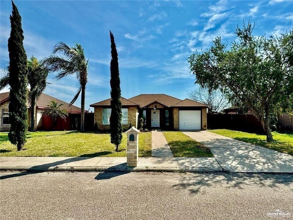 416 Canela Dr in Alamo, TX - Building Photo