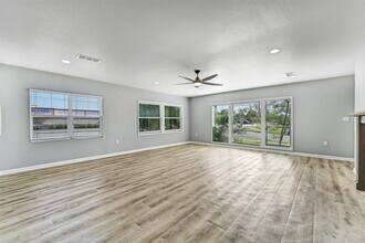 2328 Wimcrest St in Galveston, TX - Building Photo - Building Photo