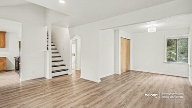 16702 Linden Ave N in Shoreline, WA - Building Photo - Building Photo