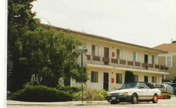 801 Stannage Ave in Albany, CA - Foto de edificio - Building Photo