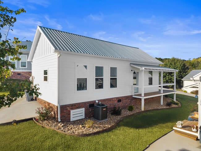 property at 233 Auttie Cir
