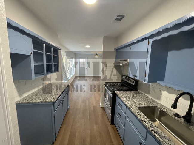 115 Oak Acrs Dr S in Malakoff, TX - Building Photo - Building Photo