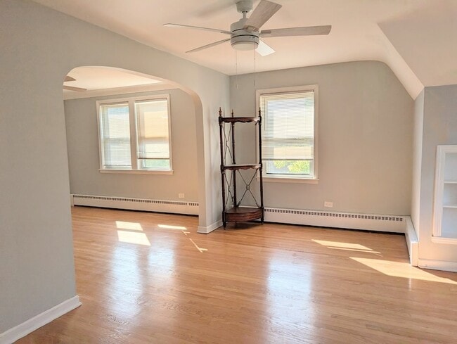 2617 N 74th Ave in Elmwood Park, IL - Foto de edificio - Building Photo